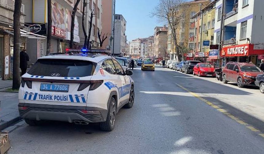 Küçükçekmece’de otomobil takla attı