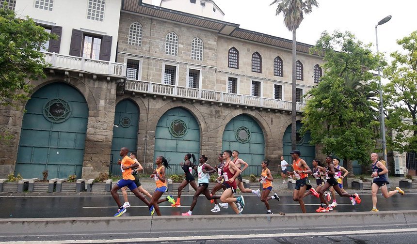 İstanbul Yarı Maratonu pazar günü koşulacak