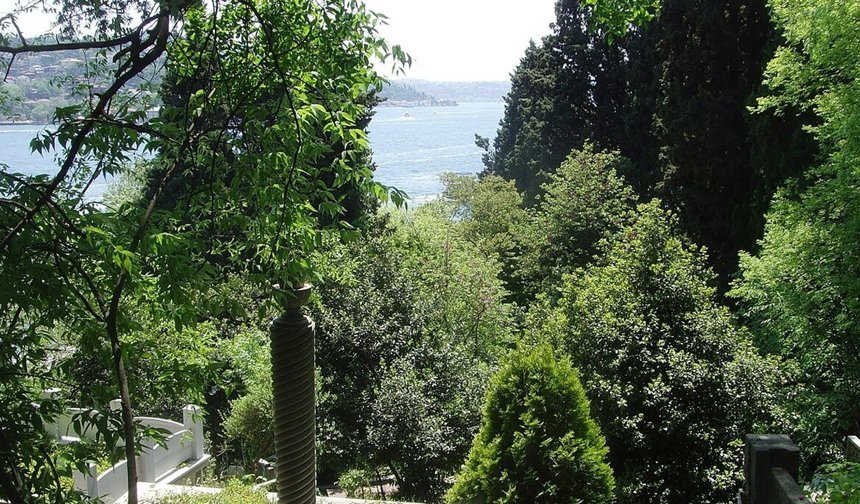 İstanbul Valiliği’nden mezarlıklara 7/24 kamera talimatı