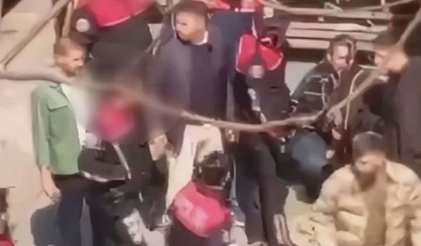 Çatışmada şüphelilerden birinin yakalandığı anlar kamerada