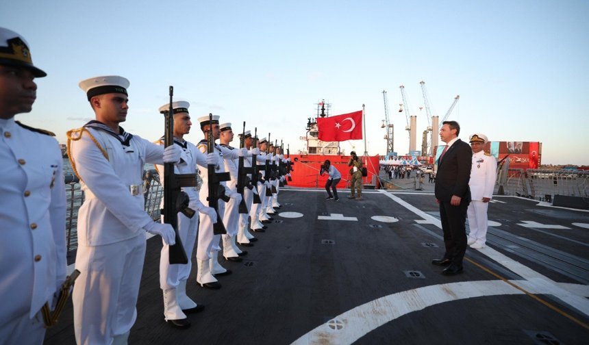 Çağrı Bey, Somali'de coşkuyla karşılandı