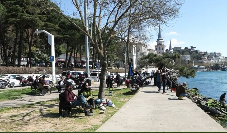 İstanbullular güneşi fırsat bildi, sahillere akın etti