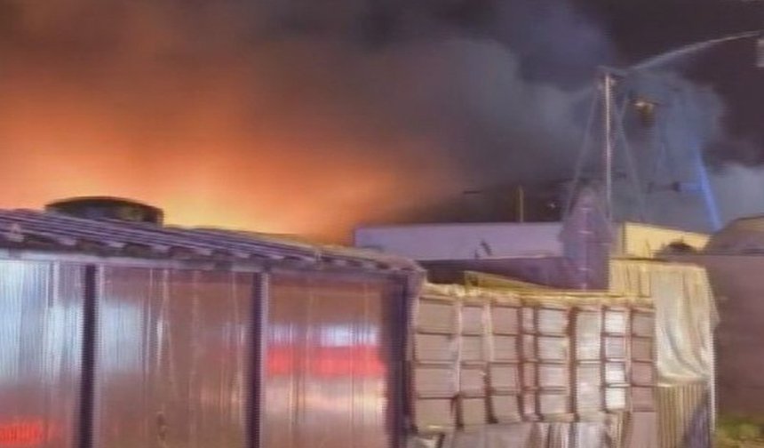 Tuzla'da kumaş fabrikasında yangın çıktı