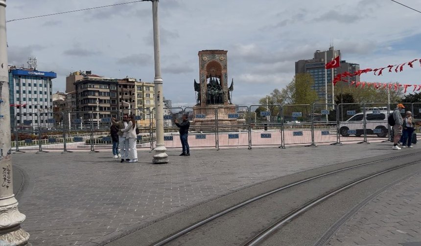 Taksim Meydanı çevresinde 1 Mayıs önlemi: Yollar bariyerlerle kapatıldı