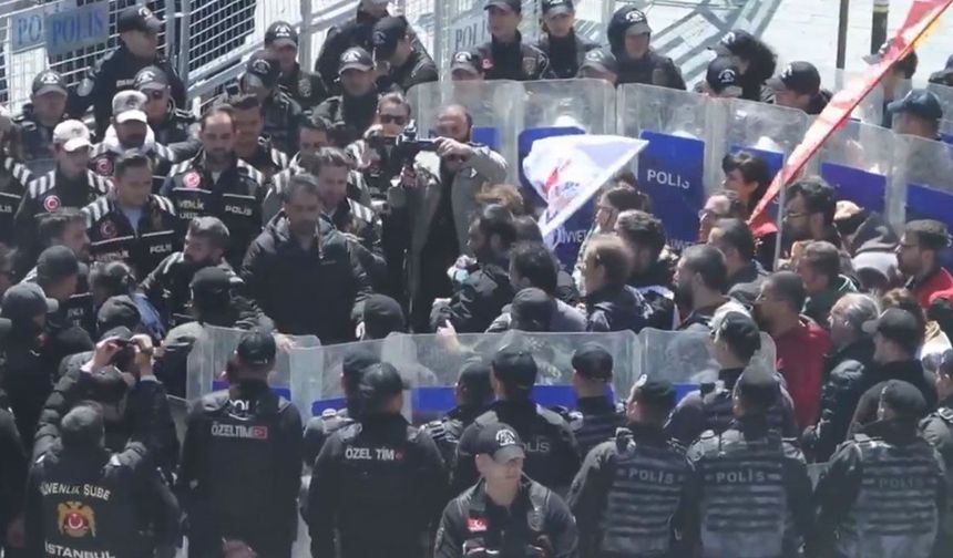 Taksim'de izinsiz gösteri: 46 gözaltı