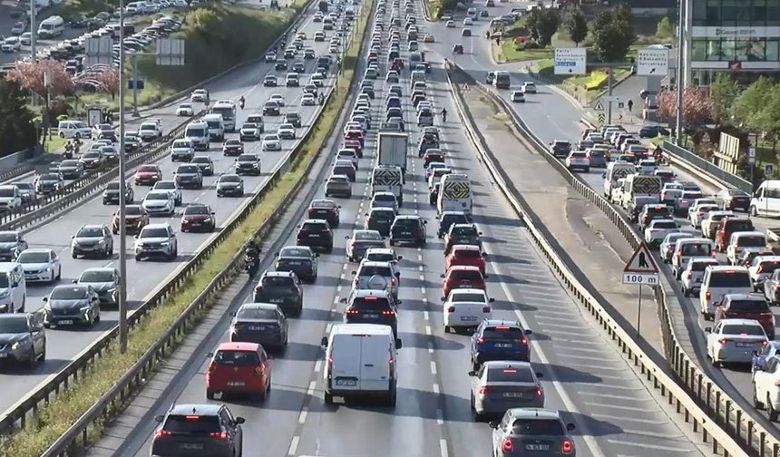 Sabah saatlerinde İstanbul trafiğinde yoğunluk yaşandı