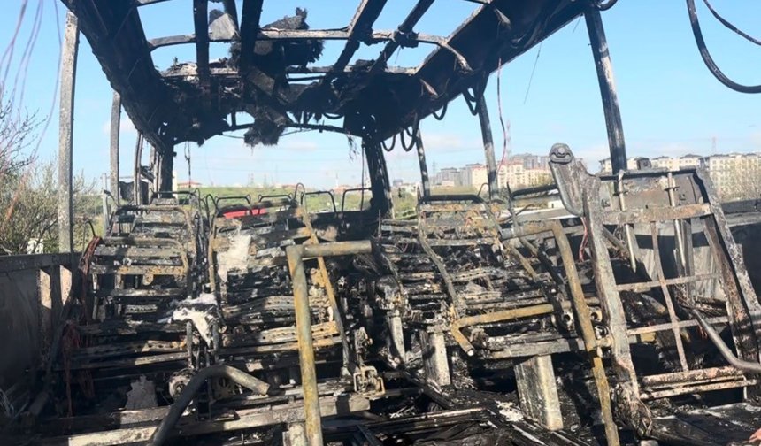 Bayrampaşa’da sabah saatlerinde araç yangını