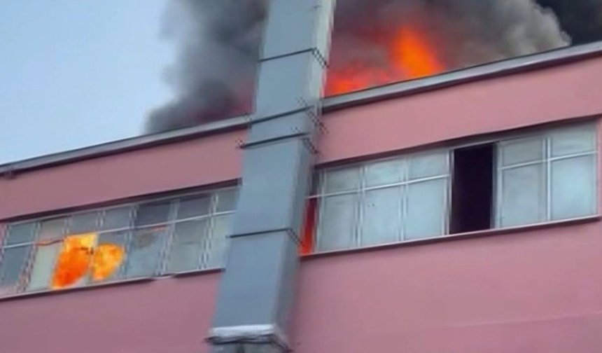 Geri dönüşüm tesisinde yangın