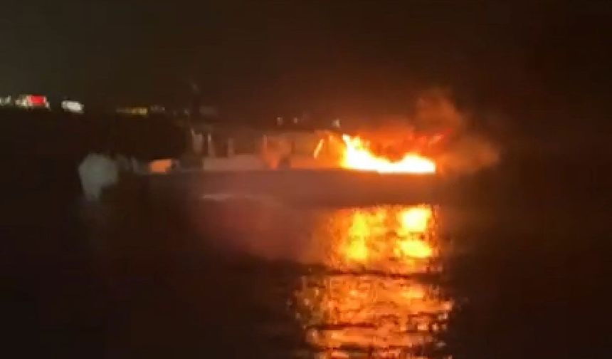 Teknede yangını paniği: Tahliye anları ortaya çıktı