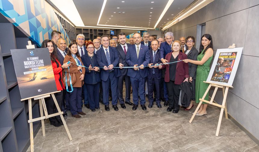 Genç iletişimcilerin ‘15 Temmuz’ manşetleri sergilendi