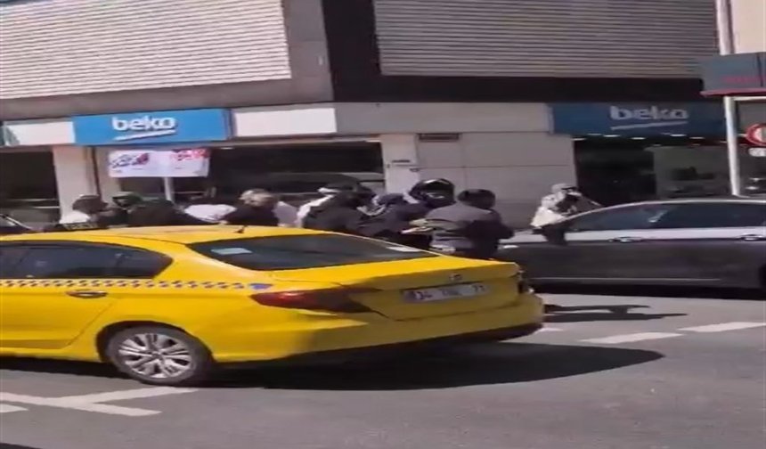 Ataşehir'de tekmeli yumruklu yol verme kavgası