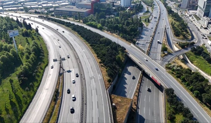 Bayramın ikinci gününde de yollar boş kaldı