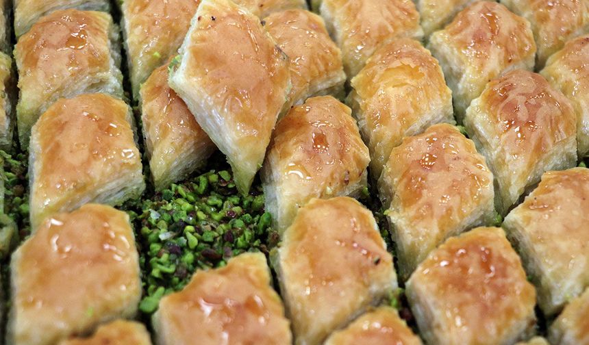 Baklava ustaları 24 Saat çalışıyor