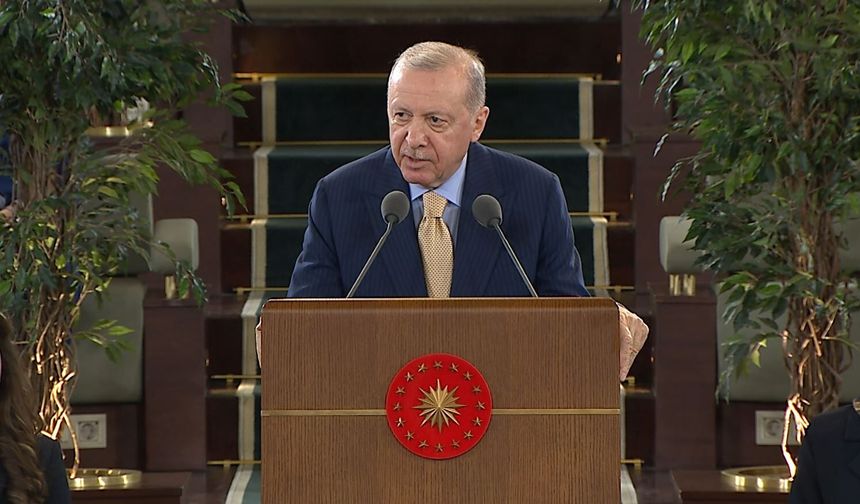 'Gençlerimizle kol kola, omuz omuza yürümeyi sürdüreceğiz'