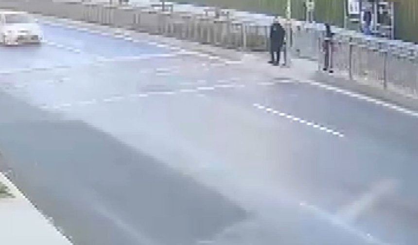 İstanbul’da korkunç anlar: Kamyonet kaldırıma çıktı, facia yaşandı