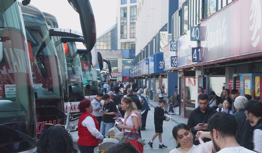 Bayram yoğunluğu otogarlara yansıdı: Ek seferler artırıldı
