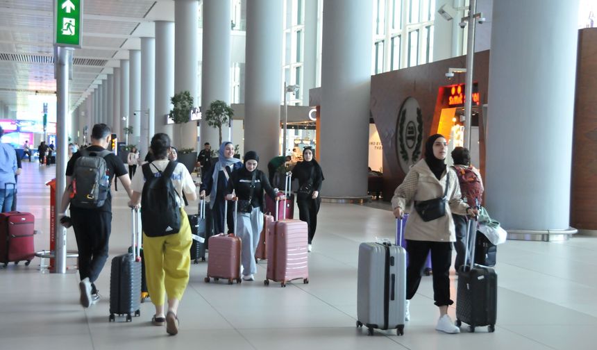 İstanbul’daki havalimanlarında 2 bin 470’in üzerinde uçuş bekleniyor