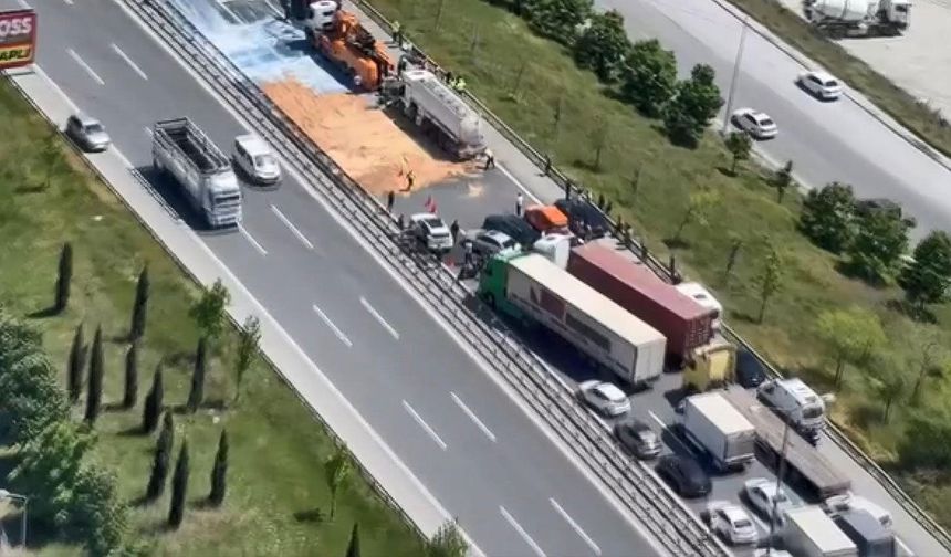 Esenyurt TEM Otoyolu’nda zincirleme kaza: Trafik kilitlendi