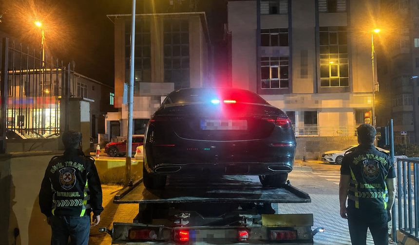 Sosyal medyada paylaştığı çakarlı araç ceza getirdi