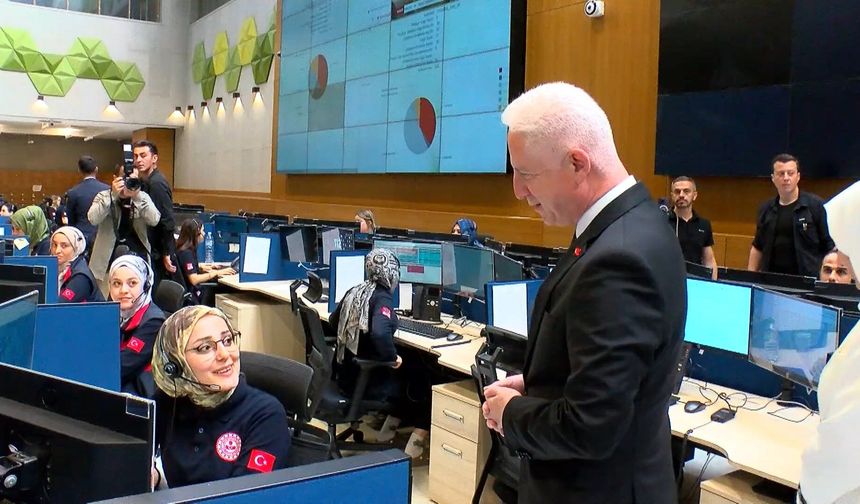 Vali Gül, 112 Acil Çağrı Merkezi çalışanları ile bayramlaştı