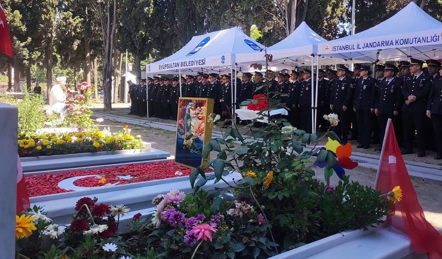 Şehitler İçin Edirnekapı’da anma töreni düzenlendi