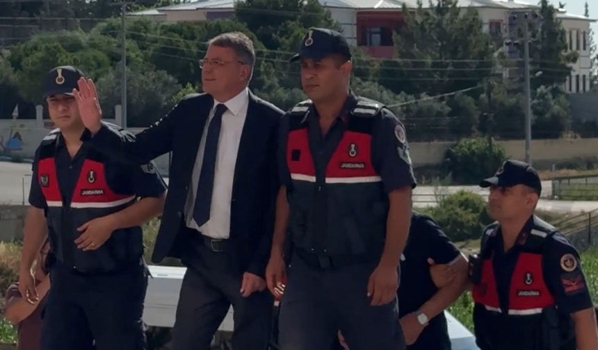 Silifke Belediye Başkanı ile18 şüpheli adliyede