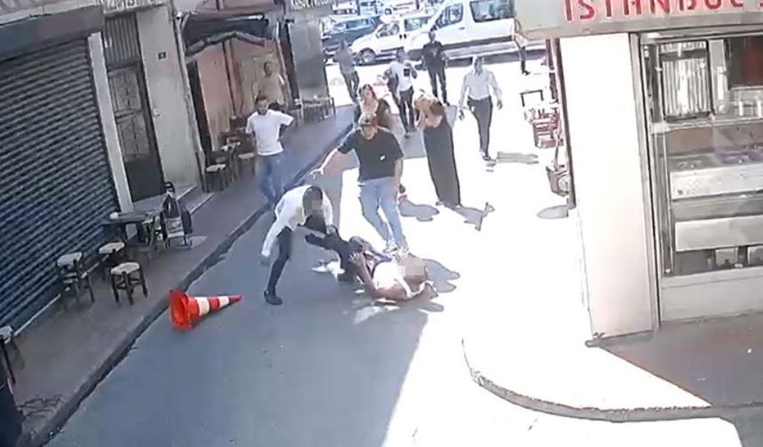 Taciz iddiası sonrası sokak ortasında kanlı hesaplaşma