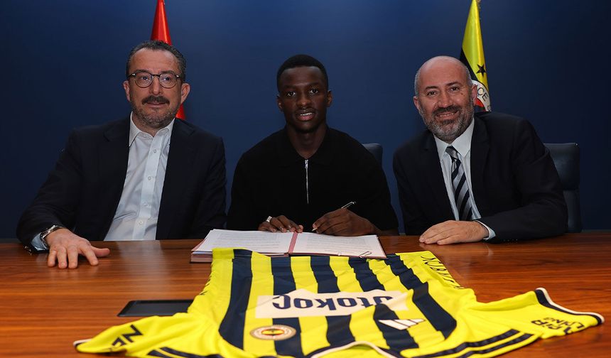 Fenerbahçe, Amara Diouf ile 5 yıllık sözleşme imzaladı