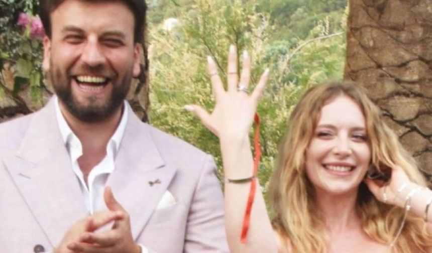 Hayal Köseoğlu ve Nezir Çınarlı nişanlandı!