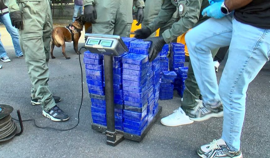 İstanbul'da durdurulan TIR'da 130 kilogram 'Eroin' ele geçirildi