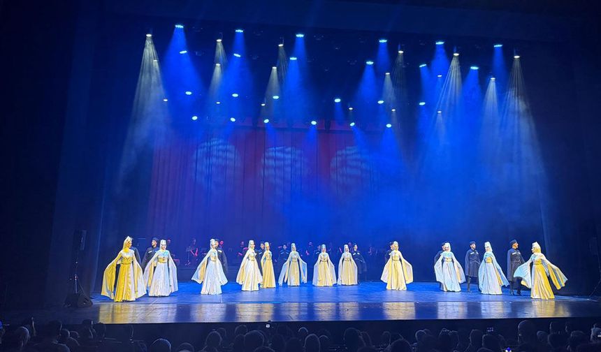 AKM’de Kafkas Rüzgârı: Kafkas Kartalları izleyenleri büyüledi!