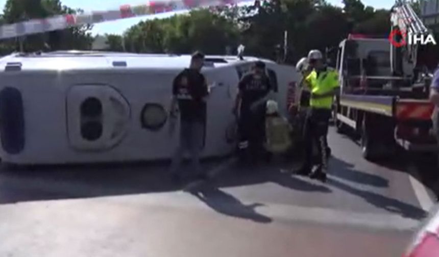 Kağıthane’de ambulans sürücüsü kaza yaptı