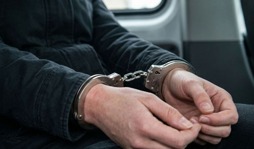 Kırmızı bültenle aranan yasaklı madde kaçakçısı İstanbul'da yakalandı