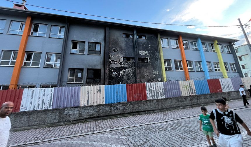 Esenyurt’ta ilkokulda yangın