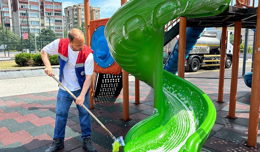 Kağıthane’de parklarda hijyen seferberliği