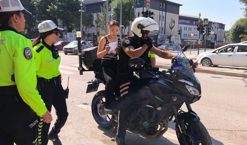 YKS’de dakikalarla yarış: Polis öğrenciyi 1 dakika kala yetiştirdi