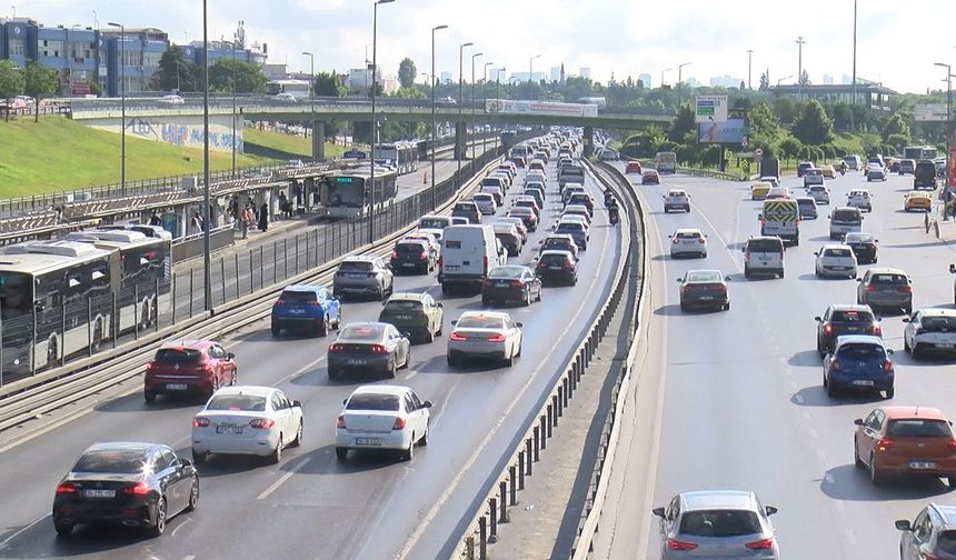 İstanbul’da haftanın ilk günü trafik çilesi
