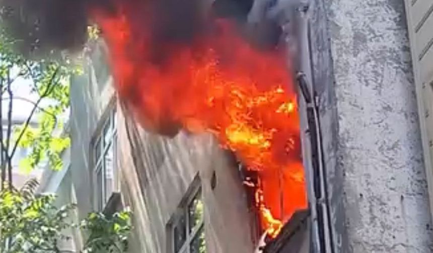Kağıthane’de panik: Alevler kısa sürede tüm evi sardı