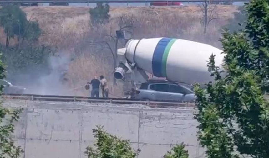 Küçükçekmece’de kahraman sürücü: Yanan motosikleti söndürdü