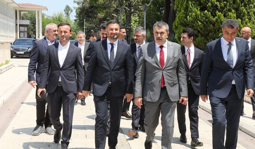Bakan Tekin’den Kâğıthane Belediyesi’ne ziyaret