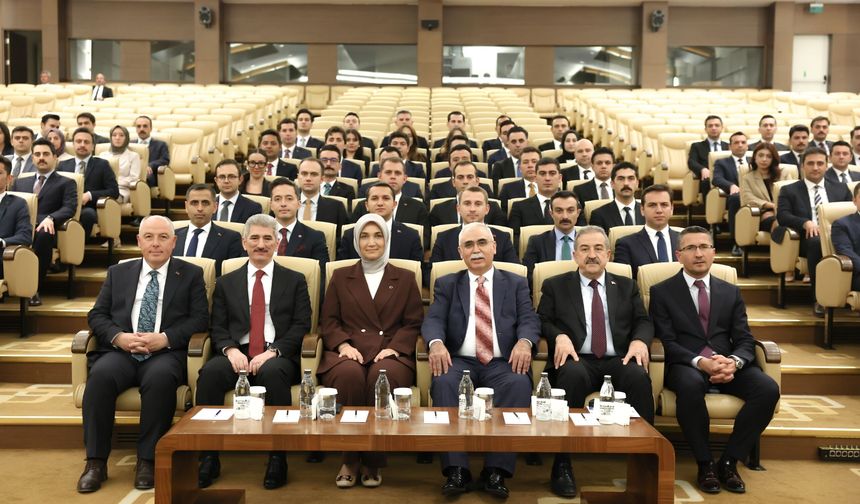 Anayasa Mahkemesi Başkanı Özkaya 111. dönem kaymakam adaylarıyla bir araya geldi