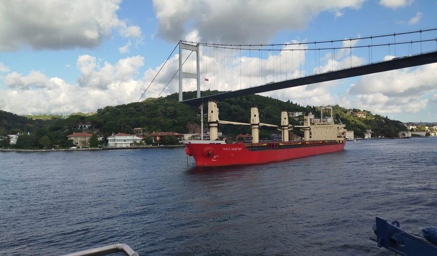 İstanbul Boğazı'nda arızalanan gemi çekildi; trafik yeniden açıldı