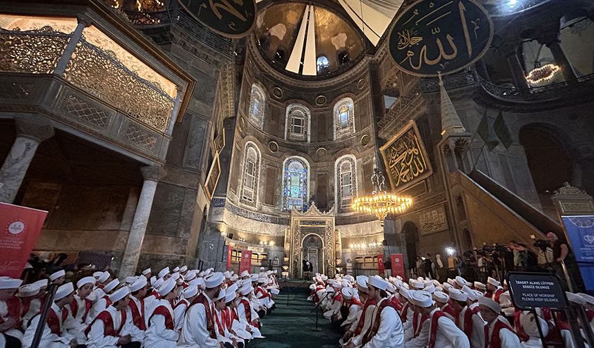 Ayasofya'da 15 Temmuz Şehitleri için 253 hafızdan hatim duası