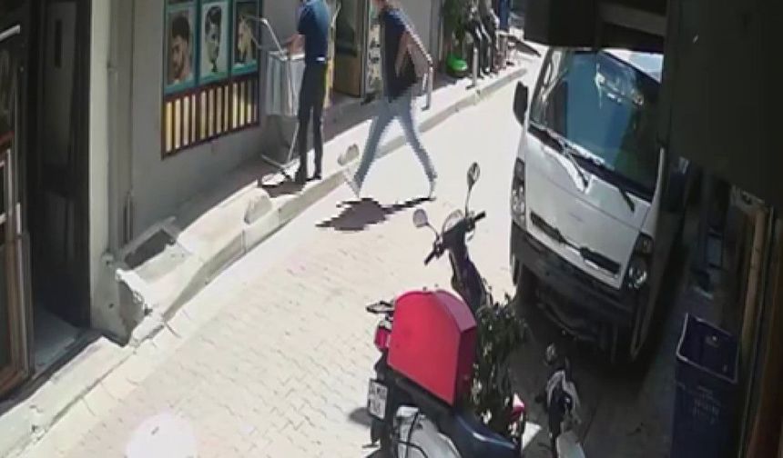 Saç tıraşını beğenmedi, berberini bıçakladı!