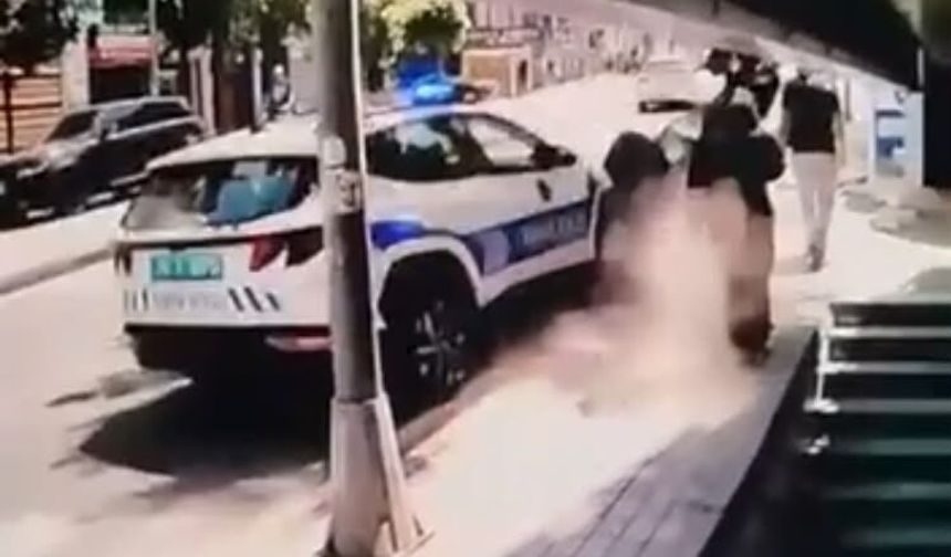 Fatih'te polis aracının motosiklete çarptığı kazada 2'si polis 3 kişi yaralandı