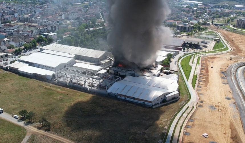 Arnavutköy’de fabrika yangını