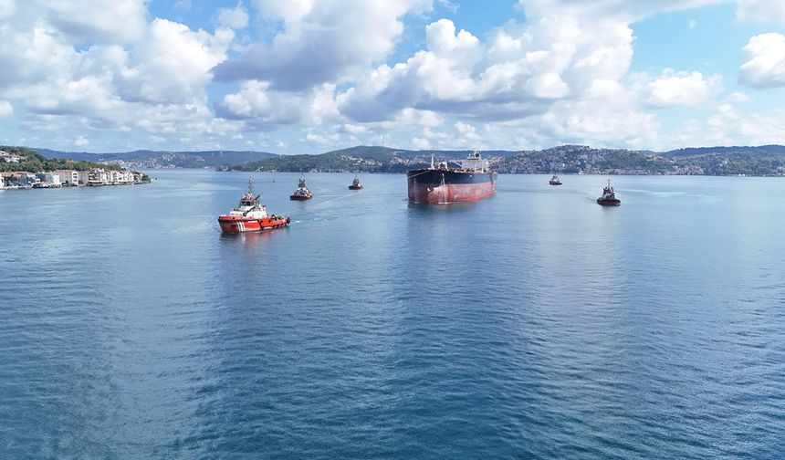 4 aydır Kilyos'ta bekleyen petrol tankeri Boğaz'dan geçti