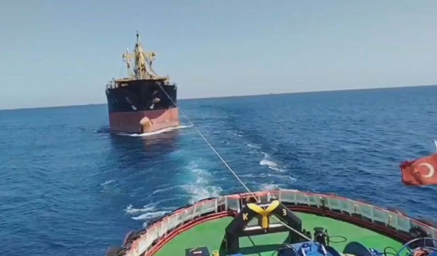 İstanbul Türkeli Feneri açıklarında arızalanan yük gemisi kurtarıldı