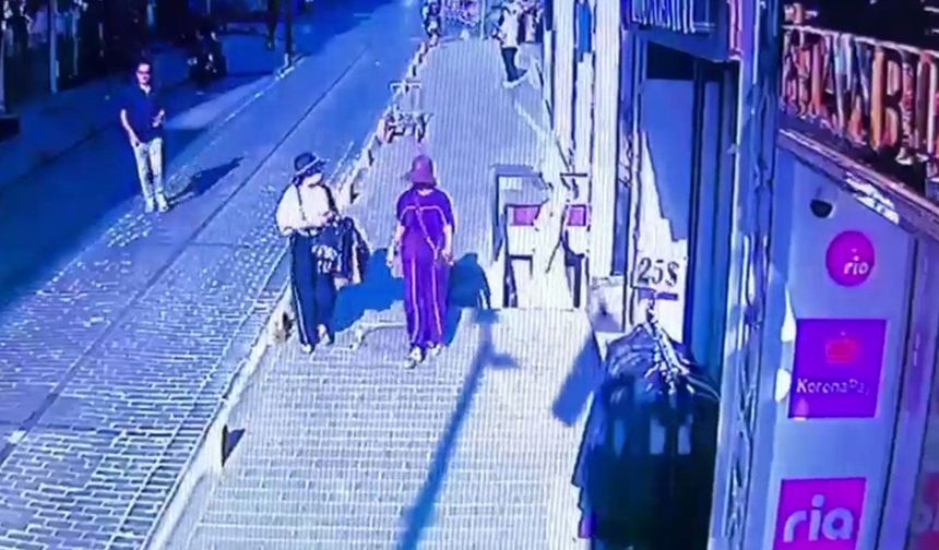 Fatih'te kadın turistlerin cüzdanını çaldılar
