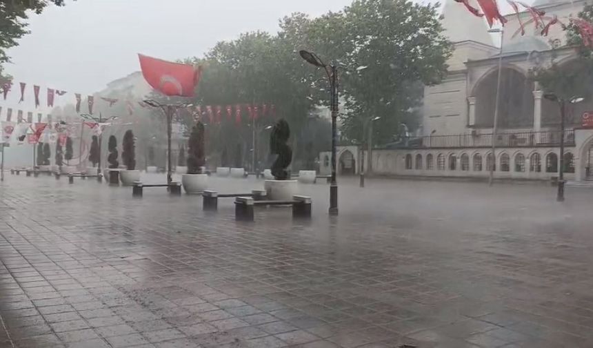 Sağanak yağış etkili oldu
